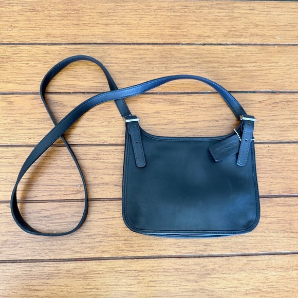 Coach Handbags - Vintage Coach 9142 Black Leather Crossbody Bag Silver Hardware Small Messenger